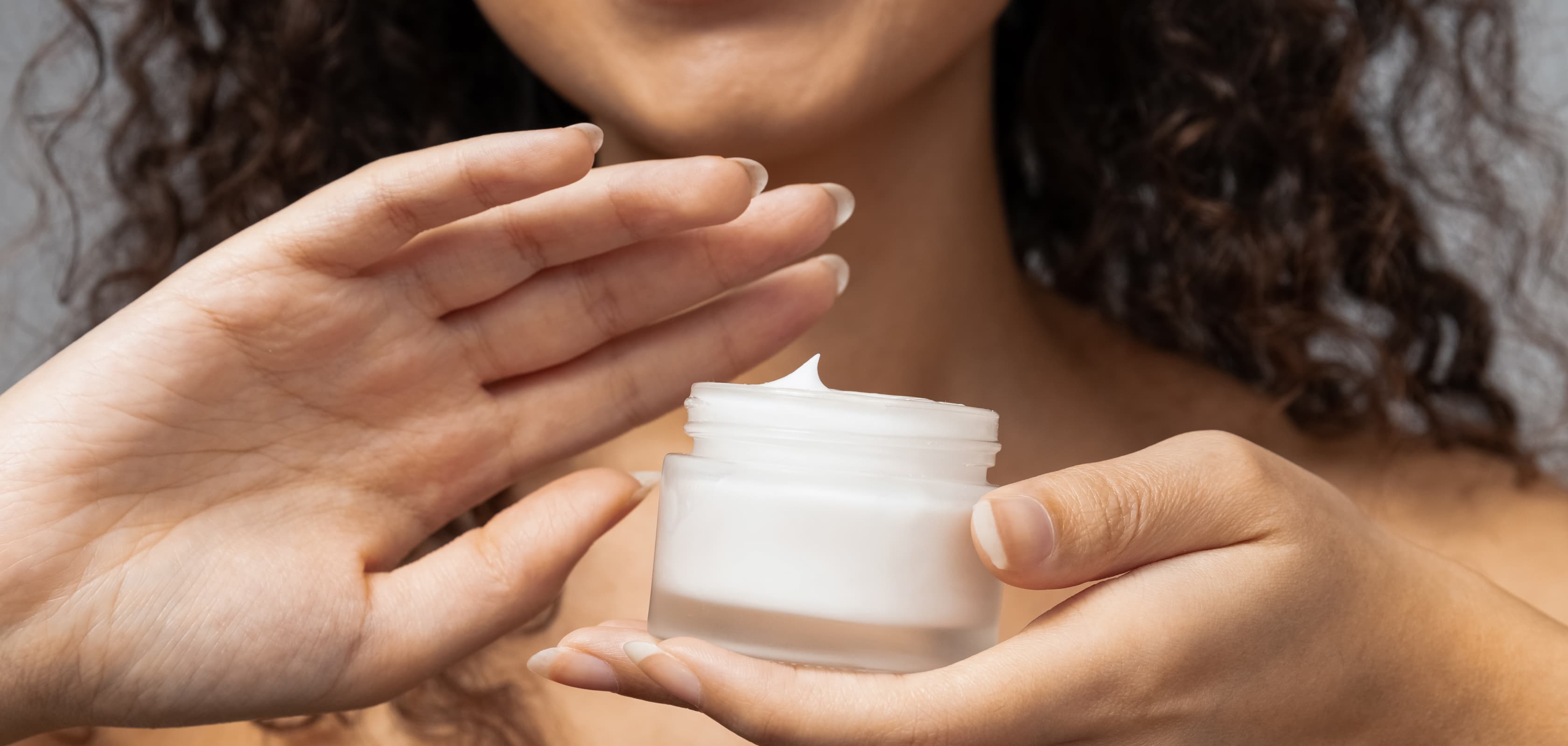 Nawilżenie i regeneracja - fundament zdrowej i pięknej skóry